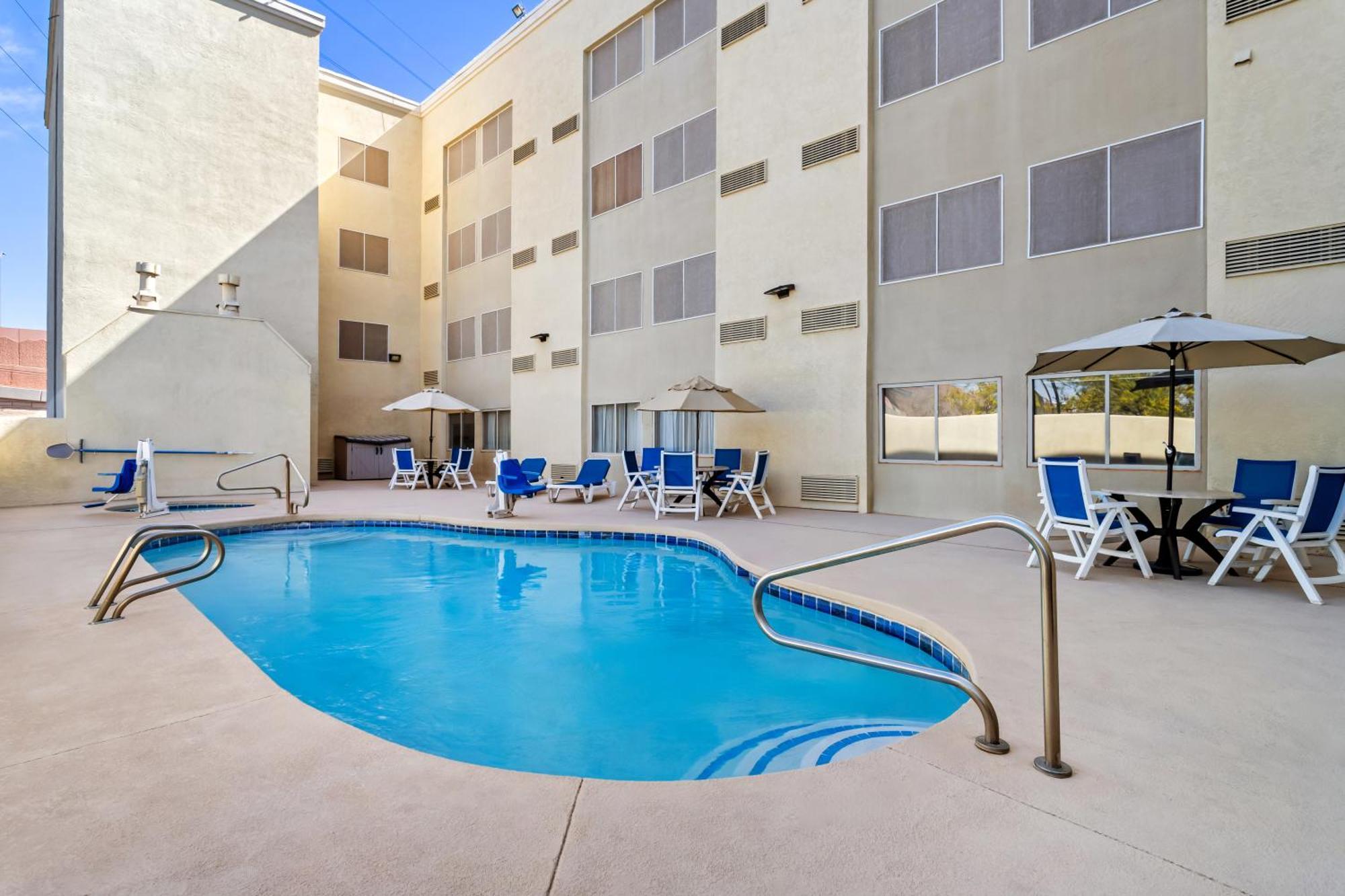 Comfort Inn & Suites Albuquerque Downtown Екстер'єр фото
